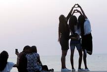 संपूर्ण जगभरात व्हॅलेंटाईन डे उत्साहात साजरा