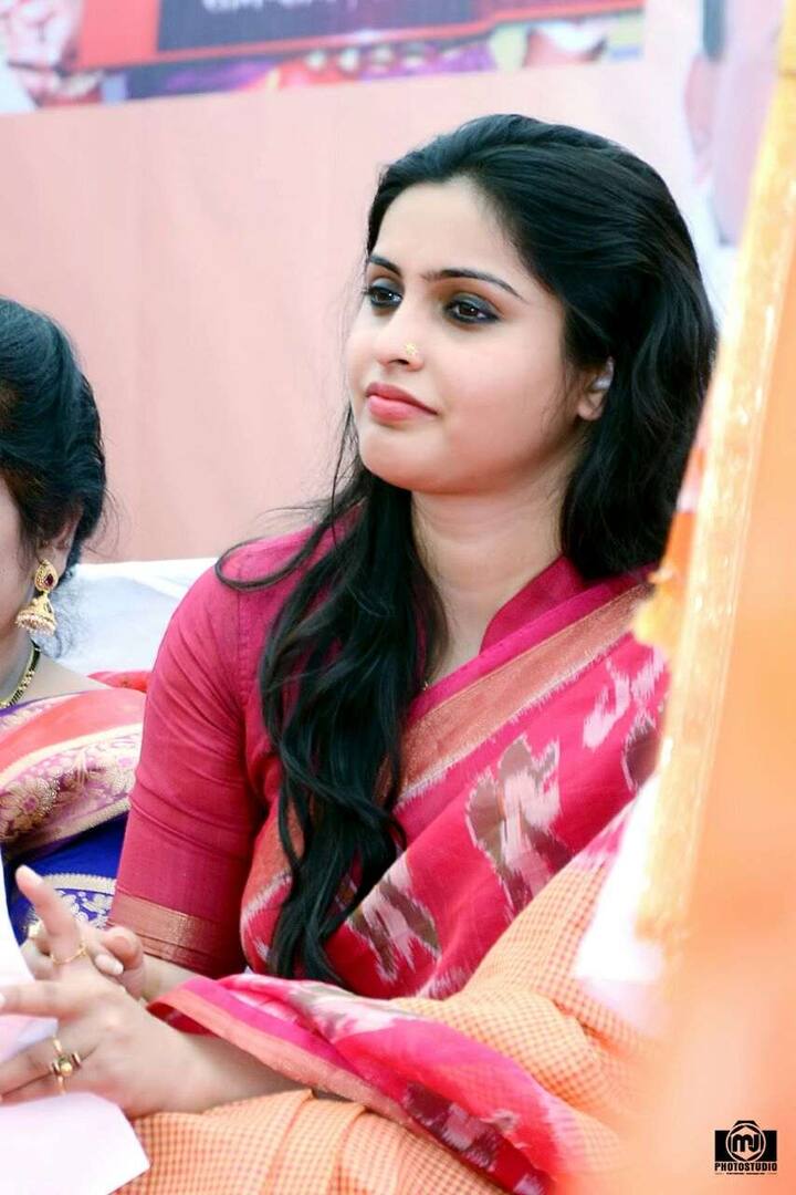 पाहा सुरभीचे आणखी फोटो....