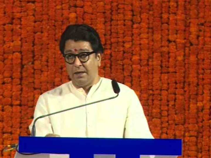 25 वर्ष शिवसेना-भाजपच्या हातात ठाण्याची सत्ता आहे, पण यांनी केलं काय तर अनधिकृत बांधकामं वाढवली, त्याची टांगती तलवार आज जनतेच्या डोक्यावर आहे, असं राज ठाकरे म्हणाले. 