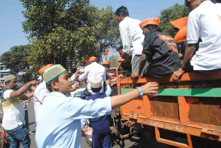 कोल्हापूर, सांगलीतील मराठा बांधवही बेळगावातील मोर्चात सहभागी झाले आहेत.