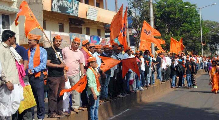 मराठा क्रांती मोर्चाच्या समर्थनासाठी बेळगावातील बहुतांशी व्यवहार बंद ठेवण्यात आले आहेत. 