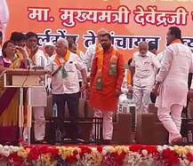 काही क्षणांसाठी सदाभाऊ भाजपवासी!