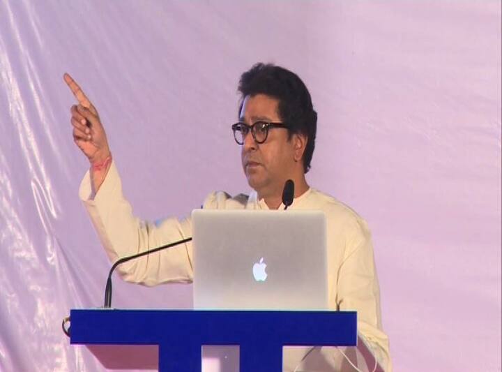 सभेतली गर्दीच आपला विजय निश्चित करत आहे, भाजपने पैसे फेकले आणि ते गेले, पण ते एकटेच गेले आहेत, असं म्हणत मनसे अध्यक्ष राज ठाकरेंनी पक्ष सोडणाऱ्यांना ठणकावलं.