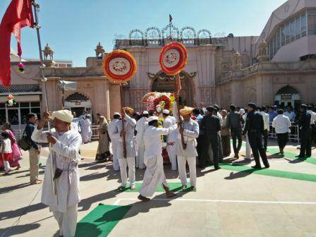 राज्यभरातून दाखल झालेल्या भाविकांसाठी मंदिर संस्थानाकडून महाप्रसादाचीही खास सोय करण्यात आली आहे.