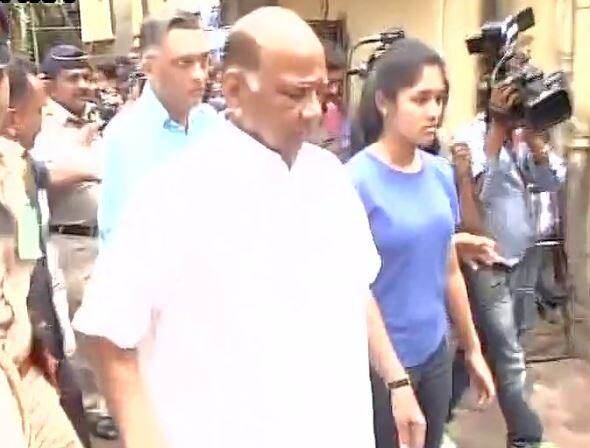 राष्ट्रवादीचे अध्यक्ष शरद पवार