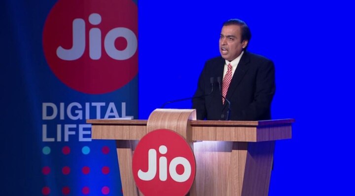 Airtel Vodafone India And Idea Cellular May Have To Take A Call On Data Rate Cut To Counter Jio Offer आयडिया, व्होडाफोन, एअरटेल डेटा दरात कपात करणार!