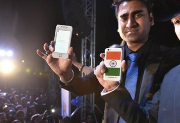 Company Which Promised Smartphone At Price Of Rs 251 Detained By Police On Charges Of Fraud सर्वात स्वस्त स्मार्टफोन देणाऱ्या कंपनीच्या संचालकाला अटक