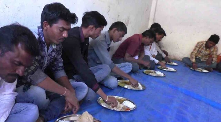 Lunch In Only 5 Rupees By Karanja Bajar Samiti In Washim वाशिममधील कारंजा बाजार समितीत शेतकऱ्यांना 5 रुपयात पोटभर जेवण