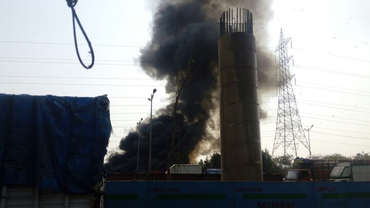 Fire Near Are Mumbai मुंबईतील 'आरे'मध्ये गवताला आग, बाजूलाच पेट्रोल पंप
