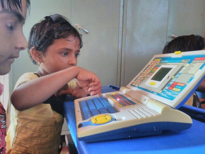 देशभरातून आठ शिक्षकांची कॅनडातील परिषदेसाठी निवड केली. त्यामध्ये रणजीतसिंह डिसले यांचीही निवड करण्यात आली. इतर आठ शिक्षक हे खासगी शाळेत कार्यरत आहेत. तर रणजितसिंह हे एकमेव जिल्हा परिषदेच्या शाळेतील शिक्षक आहेत.