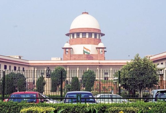 Babri Masjid Demolition Supreme Court Wants Speed Trial Against Accused बाबरी प्रकरणी अडवाणींसह 13 नेत्यांच्या अडचणीत वाढ?