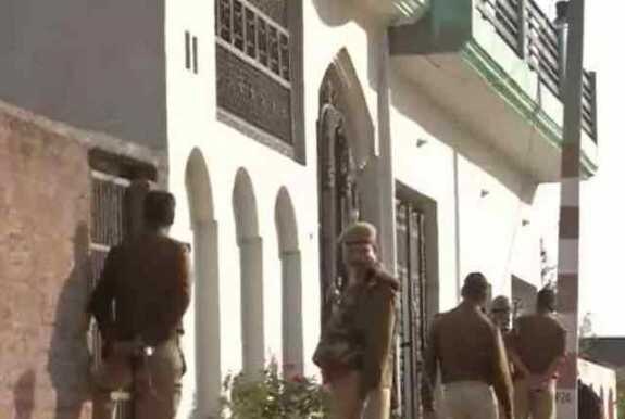Suspected Terrorist Of Isis Module Killed In Uttar Pradesh भारतात पहिल्यांदा आयसिस दहशतवाद्याला कंठस्नान