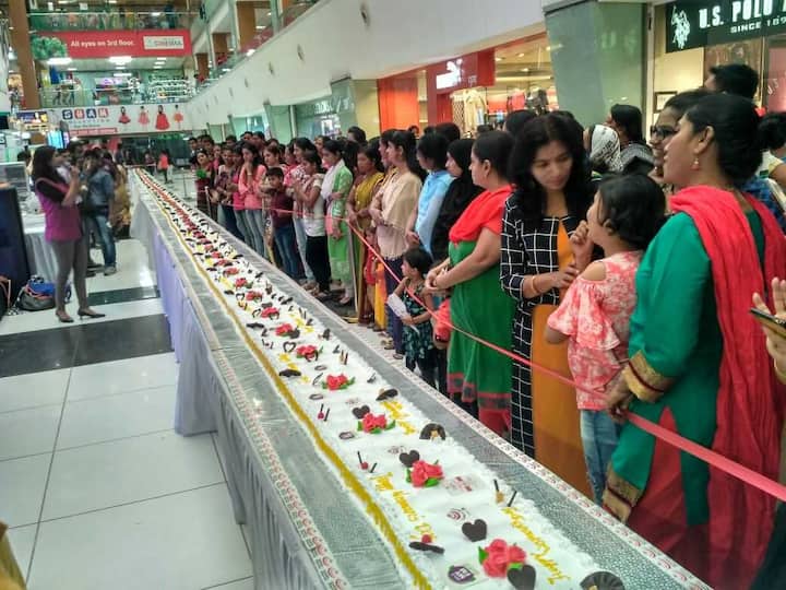 या केकची लांबी 104.2 फूट होती.