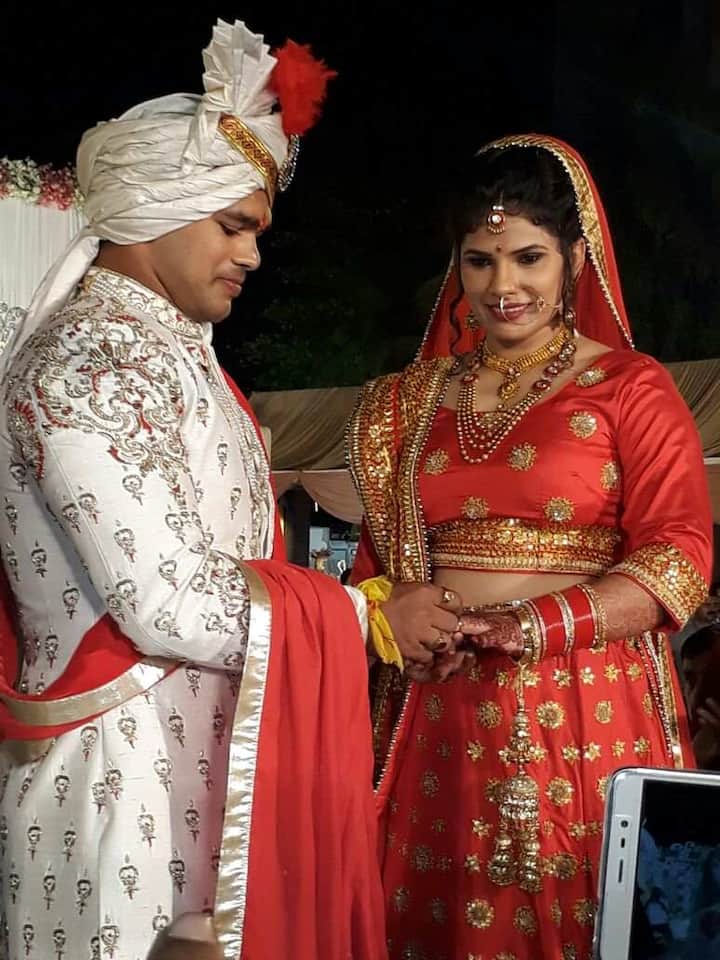 पण शिल्पीने कुटुंबियांची परवानगी घेऊनच नरसिंह यादवला होकार कळवला. अखेर ते दोघं आज विवाहबद्ध झाले. 