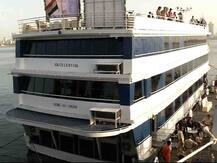 मुंबईत पहिलं तरंगतं हॉटेल, मुख्यमंत्र्यांच्या उपस्थितीत उद्घाटन