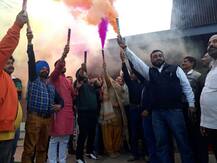नवज्योत सिंह सिद्धूंच्या घरी विजयाची होळी