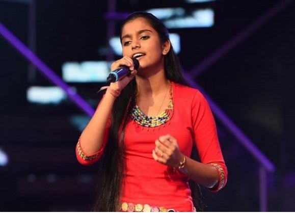 Assam Muslim Clerics Issue Fatwa Against 16 Year Old Singer Nahid Afrin गायिका नाहिद आफरीनविरोधात 46 आसामी मुल्लांचा फतवा