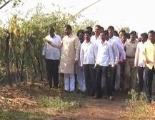 सदाभाऊ 7 वा. बांधावर, गारपीटग्रस्त शेतीचे 24 तासात पंचनामे