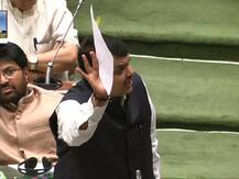 कर्जमाफी केल्यास आत्महत्या होणार नाही याची हमी देणार का?: मुख्यमंत्र्यांचा सवाल