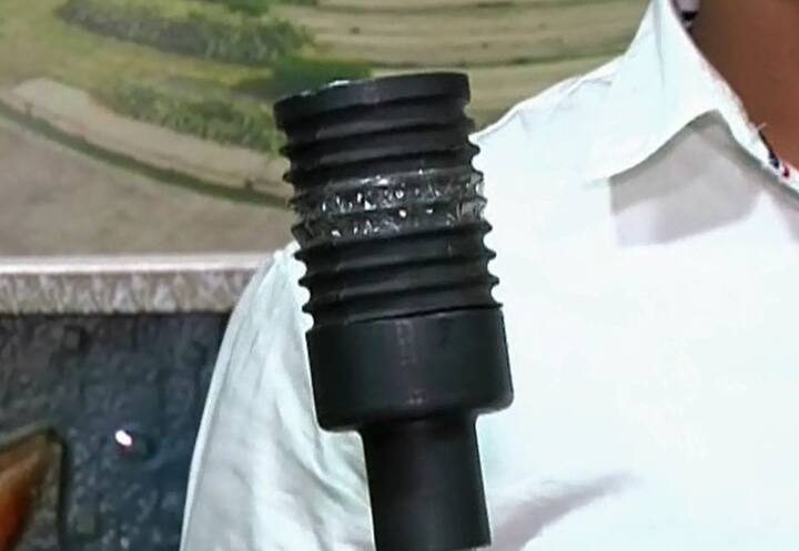 चेतनने तयार केलेल्या हायटेक काठीचा उपयुक्त असल्याचे लक्षात आल्यानंतर, चंद्रपूर पोलिसांनी 134 काठ्या वापरण्यास सुरुवात केली आहे. येत्या काळात महाराष्ट्रभरातील पोलिसांच्या हातात ही हायटेक काठी पाहायला मिळाल्यास आश्चर्य वाटून घेऊ नका.