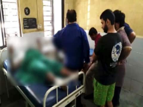 वडापाव विक्रेत्याने वडापाव विक्रेत्यालाच जिवंत जाळलं वडापाव विक्रेत्याने वडापाव विक्रेत्यालाच जिवंत जाळलं