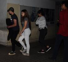 अक्षय कुमारचा मुलगा आरवचा फ्रेण्ड्ससोबत कल्ला