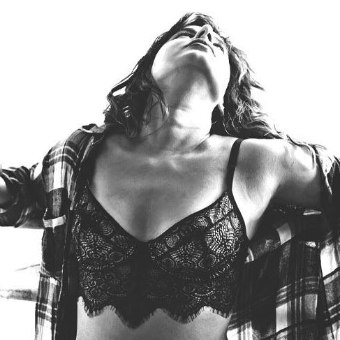 पाहा आणखी फोटो....