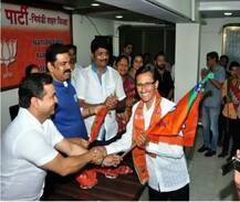 भिवंडीत माजी नगरसेवकासह शेकडो मुस्लिम कार्यकर्ते भाजपमध्ये