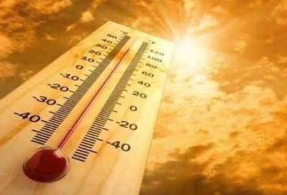 Akola hottest in country on Saturday अकोला 'हॉट', देशातील सर्वाधिक तापमानाची नोंद