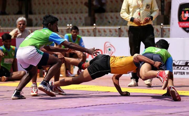 या स्पर्धेच्या अंतिम सामन्यात महर्षी दयानंदनं रामनिरंजन झुनझुनवालाचा 46-25 असा धुव्वा उडवला. 