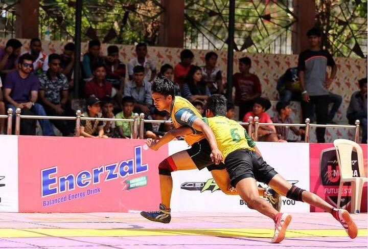 त्या दोघांनाही प्रो कबड्डीच्या पाचव्या मोसमाआधी यू मुम्बाच्या संघासोबत सराव करण्याची संधी मिळणार आहे. 