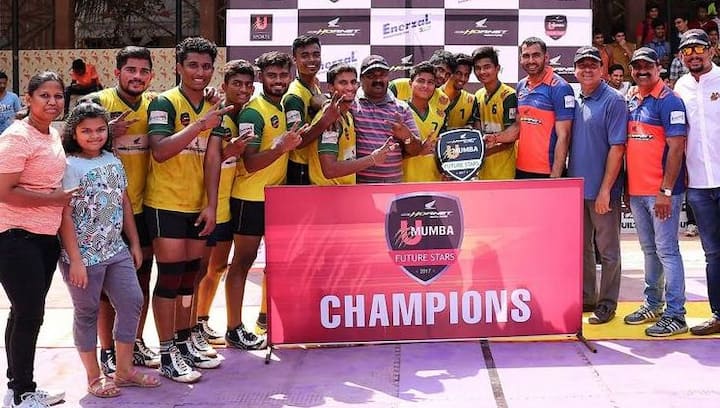 हा सामना पाहण्यासाठी यू मुम्बाचा कर्णधार अनुपकुमारसह रिशांक देवाडिगा आणि विशाल माने हेही उपस्थित होते. 