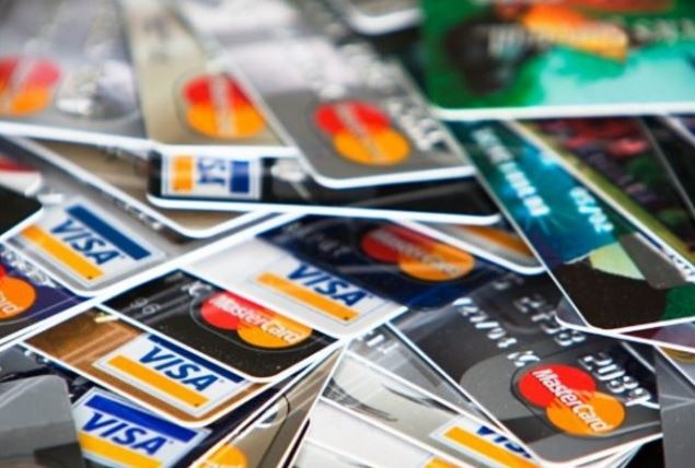 Two Nigerians Detained By Hackers On Fake Debit And Credit Card तुमचं डेबिट आणि क्रेडिट कार्ड सुरक्षित आहे का?
