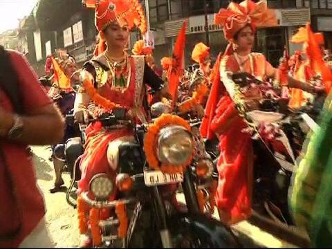 राज्यभरात नववर्षाचं जल्लोषात स्वागत, ठिकठिकाणी आकर्षक शोभायात्रा राज्यभरात नववर्षाचं जल्लोषात स्वागत, ठिकठिकाणी आकर्षक शोभायात्रा