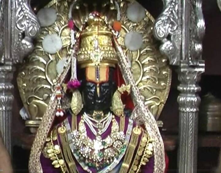 पाहा आणखी फोटो....