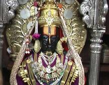 विठू-रखुमाईला पारंपरिक दुर्मिळ दागिन्यांचा साज !