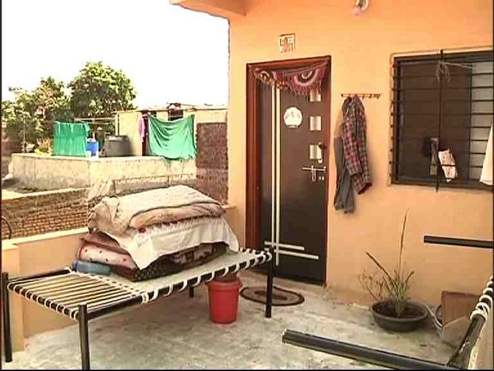 Nashik Theft In Flat While Family Was Sleeping On Terrace Due To Heat उन्हाळ्यामुळे कुटुंब टेरेसवर झोपायला, घरात लाखोंची चोरी
