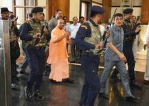 यूपीच्या शेतकऱ्यांना एक लाखापर्यंत कर्जमाफी, योगी सरकारचा निर्णय