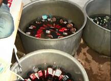 कोल्हापुरात उच्चभ्रू वस्तीत मंडप घालून दारुविक्री