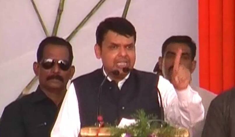 Chandrapur Cm Criticized On Opposition Latest Update मर्सिडीजमधून उतरायला तयार नाही ते कसले संघर्षयात्रा काढणार?: मुख्यमंत्री