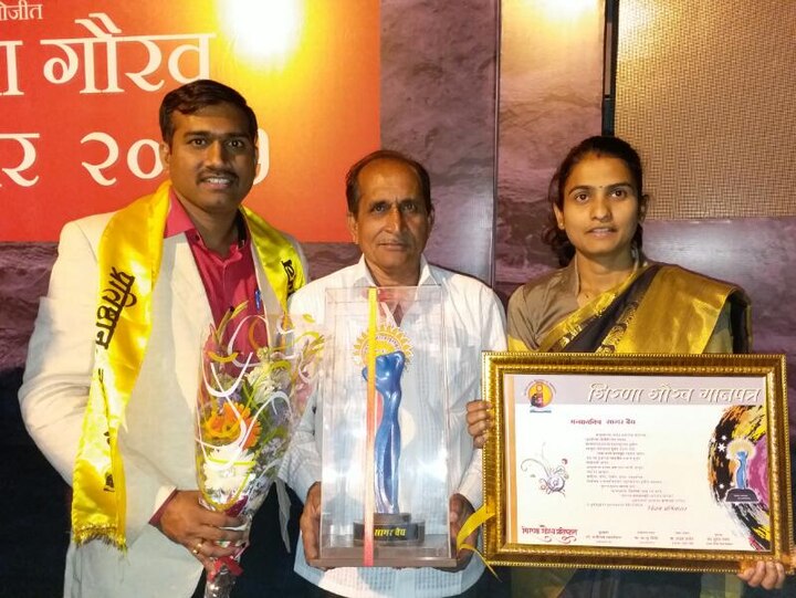 Girna Gaurav Award To Abp Majha Reporter Sagar Vaidya एबीपी माझाचे प्रतिनिधी सागर वैद्य यांचा ‘गिरणा गौरव’ने सन्मान