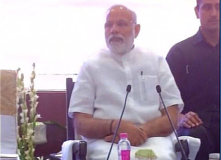 2019 ची निवडणूक मोदींच्याच नेतृत्वात, एनडीएच्या बैठकीत निर्णय