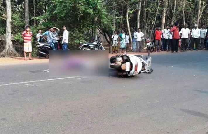 बाईकवरुन परीक्षेला जाणाऱ्या विद्यार्थ्याला एसटीने चिरडलं Ratnagiri 11th Student Dies After Being Hit By St Bus बाईकवरुन परीक्षेला जाणाऱ्या विद्यार्थ्याला एसटीने चिरडलं