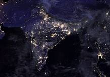 लखलखणारी पृथ्वी नासानं टिपली! 