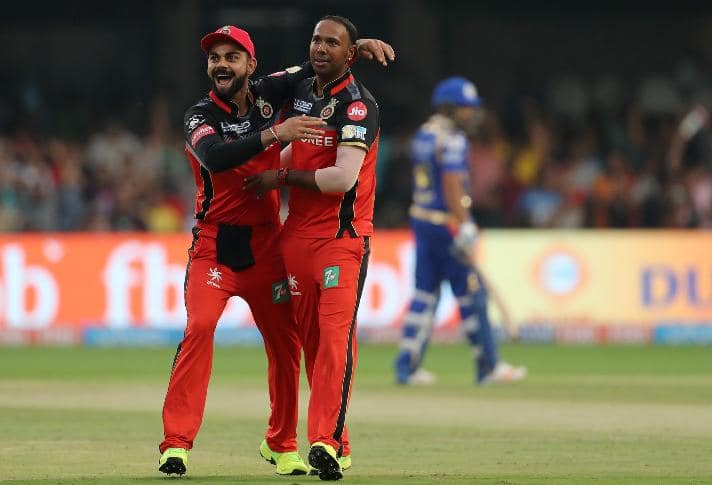 बद्रीने तिसऱ्याच षटकात दुसऱ्या चेंडूवर पार्थिव पटेल (3), मॅग्लेघन (0) आणि कर्णधार रोहित शर्मा (0) यांना माघारी धाडून मुंबईला जोरदार हादरे दिले.