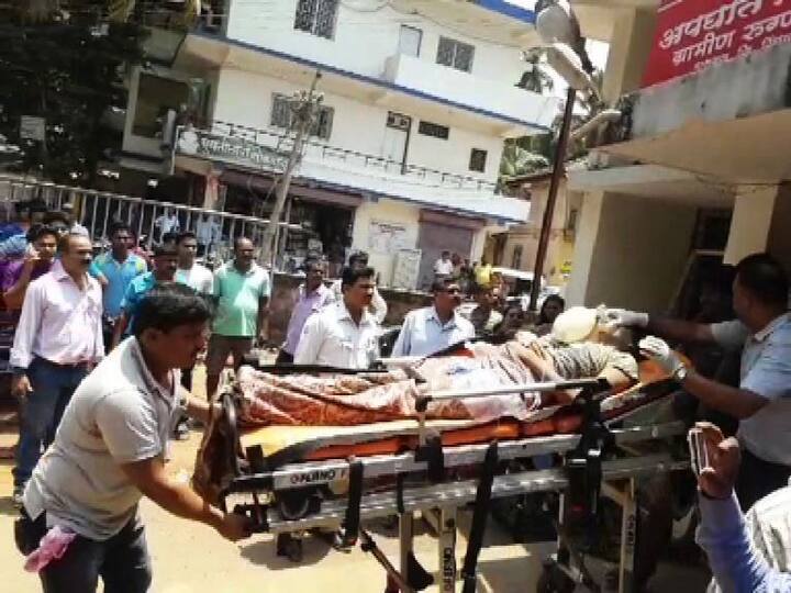 बुडालेल्या तरुणांना वाचविण्यासाठी स्थानिकांनी धाव घेतली. त्यातील तिघांना वाचविण्यात त्यांना यश आले. या तिघांना उपचारासाठी येथील रुग्णालयात दाखल करण्यात आले आहे.