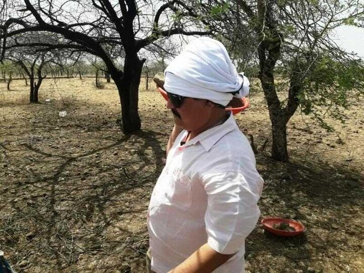 शिवाय लोकांनी हे काम स्वत:साठी करत आहात ही भावना मनात ठेऊन एकजुटीने दुष्काळाशी दोन हात करण्याचं आवाहन त्यांनी केलं आहे. यावेळी आळंदीचे कीर्तनकार रामराम ढोक महाराज यांनीही लोकांचं प्रबोधन केलं आहे.