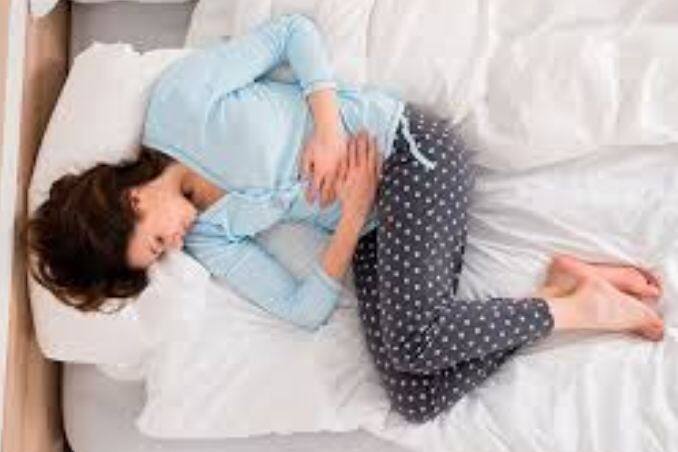 कच्चा कांदा खाल्ल्याने रक्तस्त्राव साफ होतो आणि वेदनाही कमी होतात. 