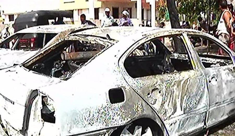 Two Four Wheeler Burn In Nashik Latest Update नाशिकमध्ये पुन्हा जळीतकांड, दोन चारचाकी जळून खाक