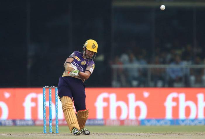 गंभीरची विकेट घेण्यासोबतच झहीर खान आयपीएलमध्ये गंभीरला सर्वात जास्त सहा वेळा बाद करणारा गोलंदाज बनला.